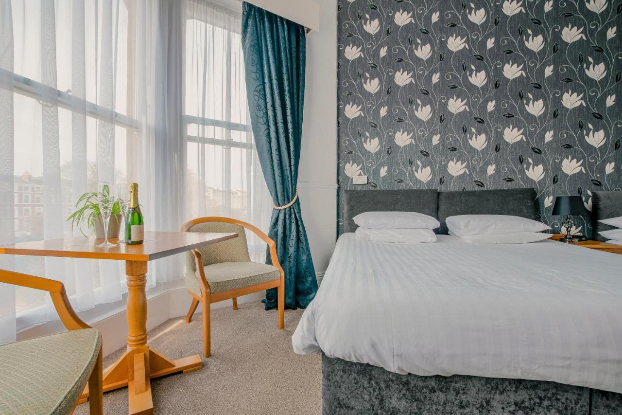 Guest house The Maynard Scarborough